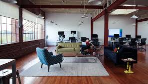 Az irodai szőnyeg javítja a munkakörnyezet kinézetét